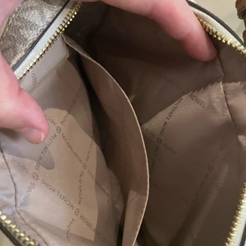 Michael Kors crossbody bag brand new never used - Picture 3 of 7